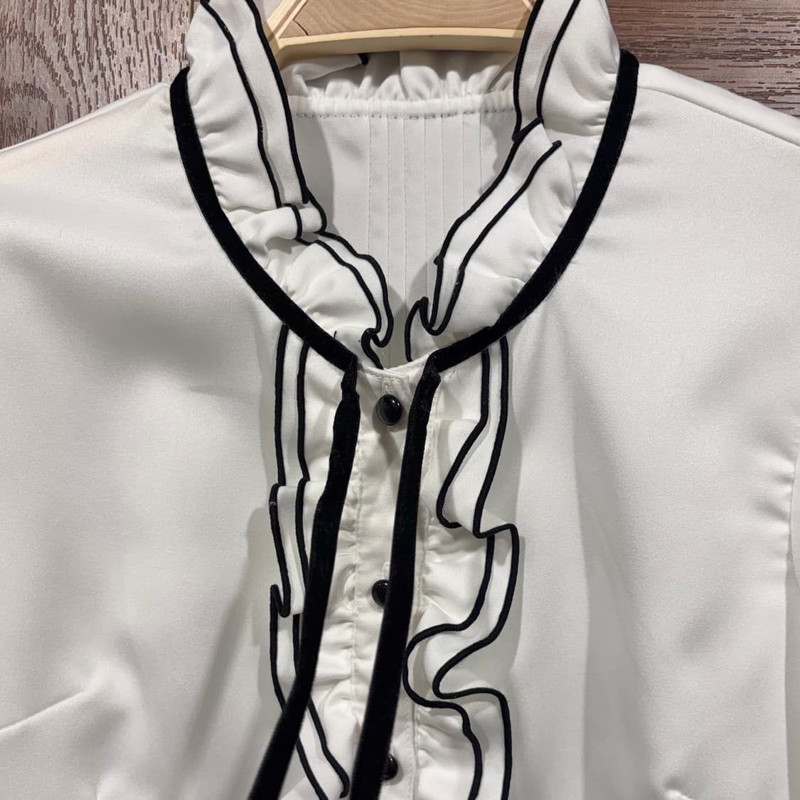 일본 빈티지 블랙 파이핑 라인 프릴 블라우스 로판 공겜여주 일브 상품이미지6