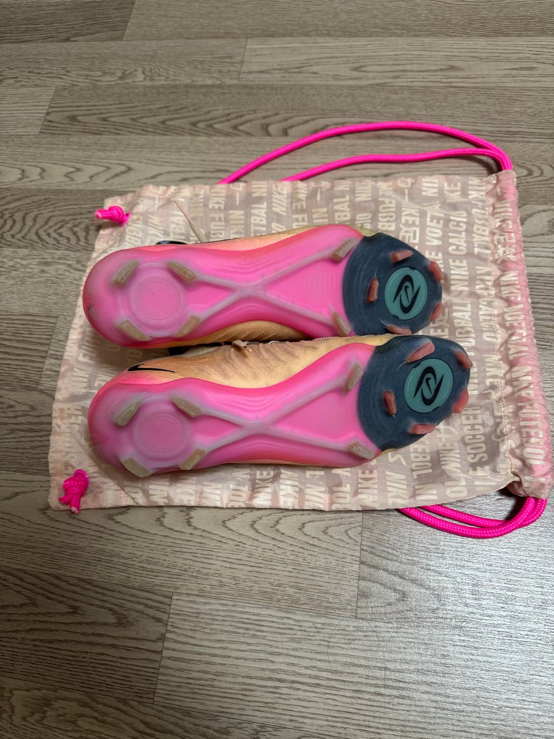 나이키 팬텀 gx2엘리트 축구화 285mm 상품이미지2