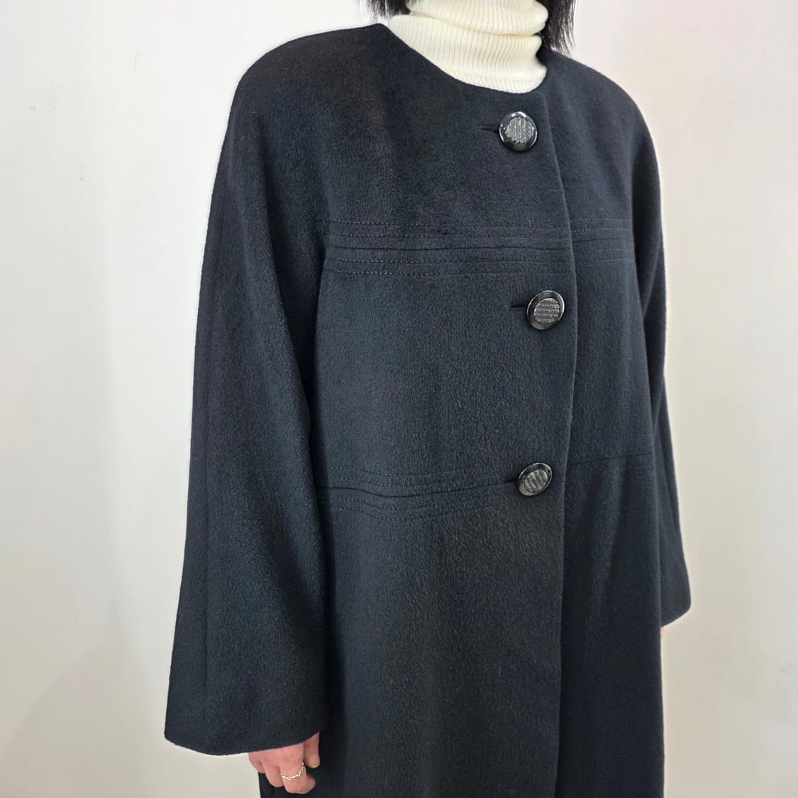 울 100 블랙 노카라 코트 상품이미지3