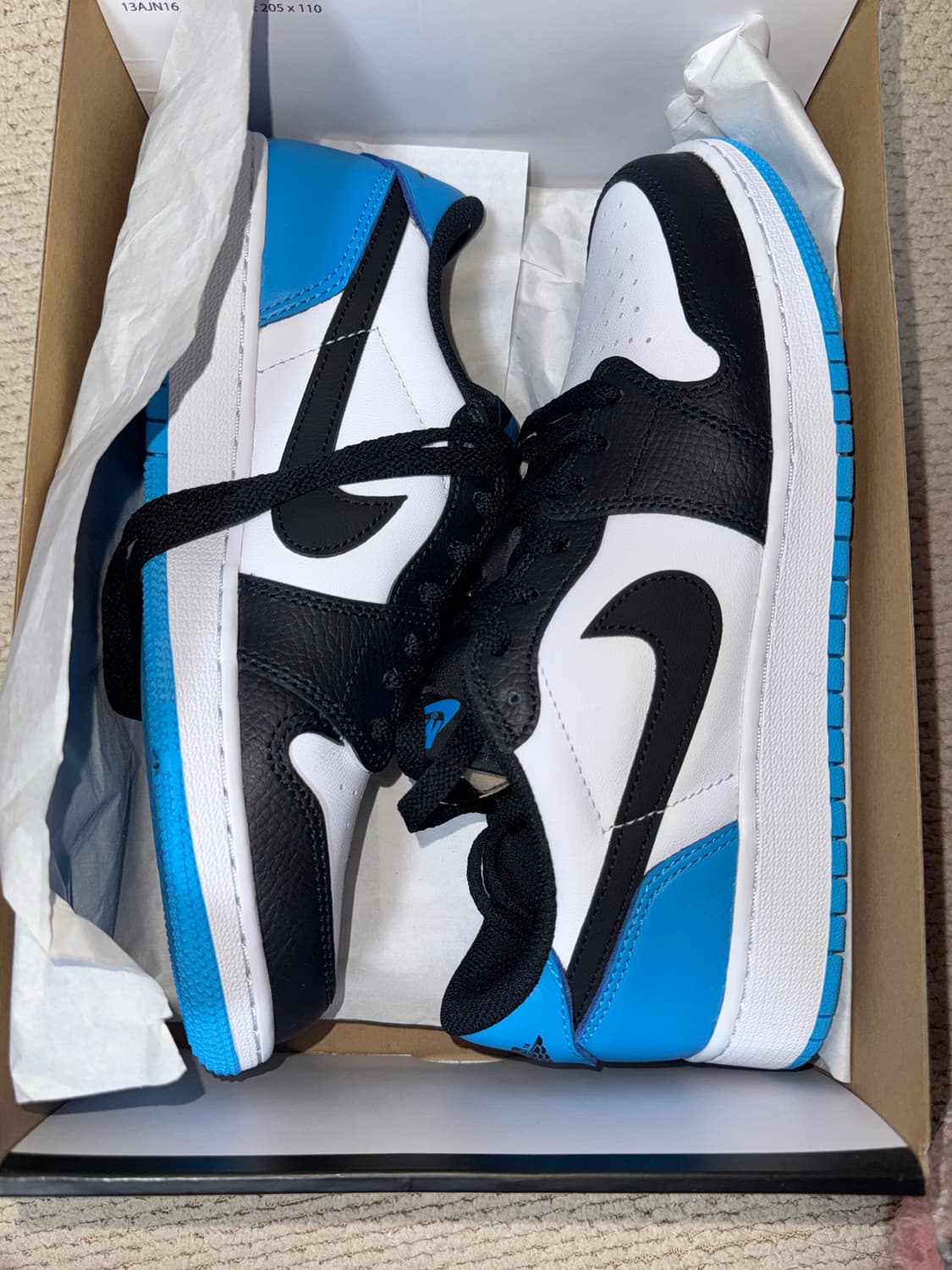 (GS) 조던 1 레트로 로우 OG 블랙 앤 다크 파우더 블루 250mm 상품이미지4