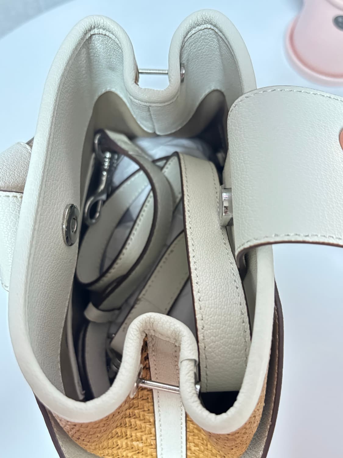 오스트카카 리카23 라탄 버킷백Ostkaka Lycka 23 Ratta 상품이미지4