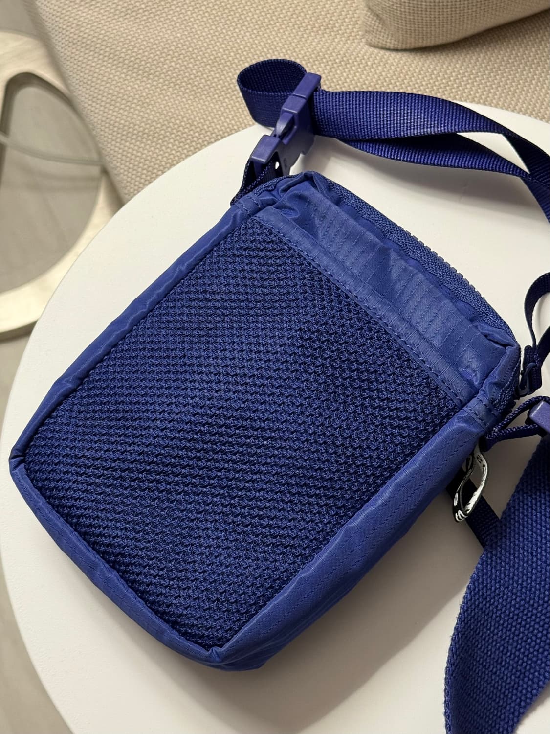 아크네 스튜디오 크로스백 유럽한정컬러 상품이미지6