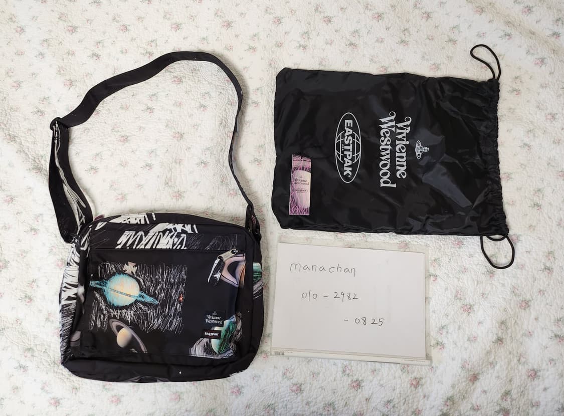 비비안 웨스트우드 x 이스트팩/크로스백 사첼 블랙 상품이미지1