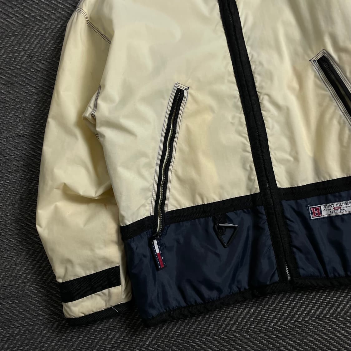 00s 타미힐피거 올드스쿨 빅로고 스티치 디테일 박시핏 점퍼 y 4282 상품이미지4