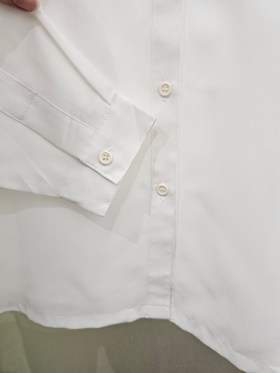 화이트 모노 자수 블라우스 상품이미지4