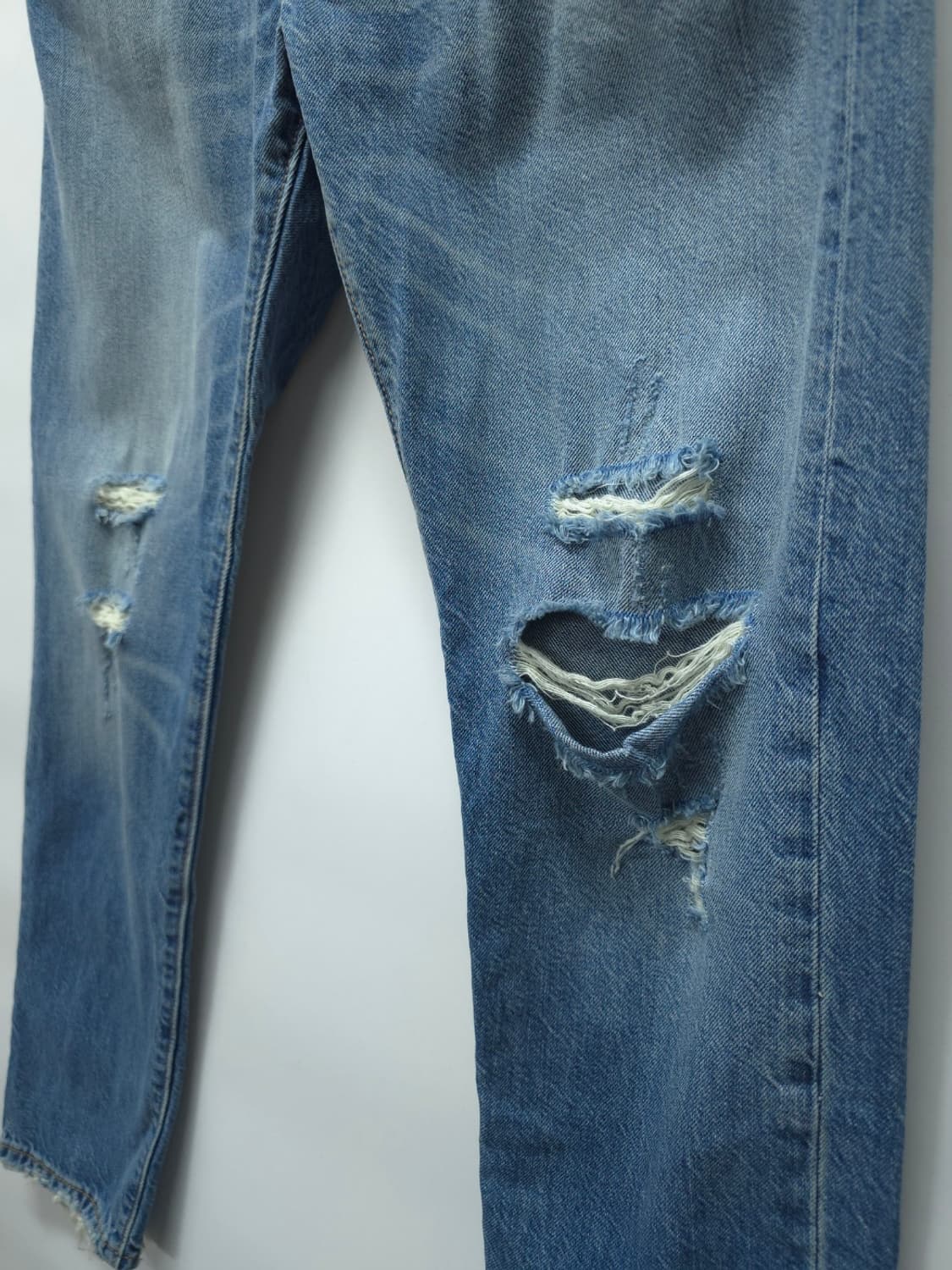 리바이스 여성 501 CT 빈티지 워싱 디스트로이드 데님 팬츠(28) 상품이미지4