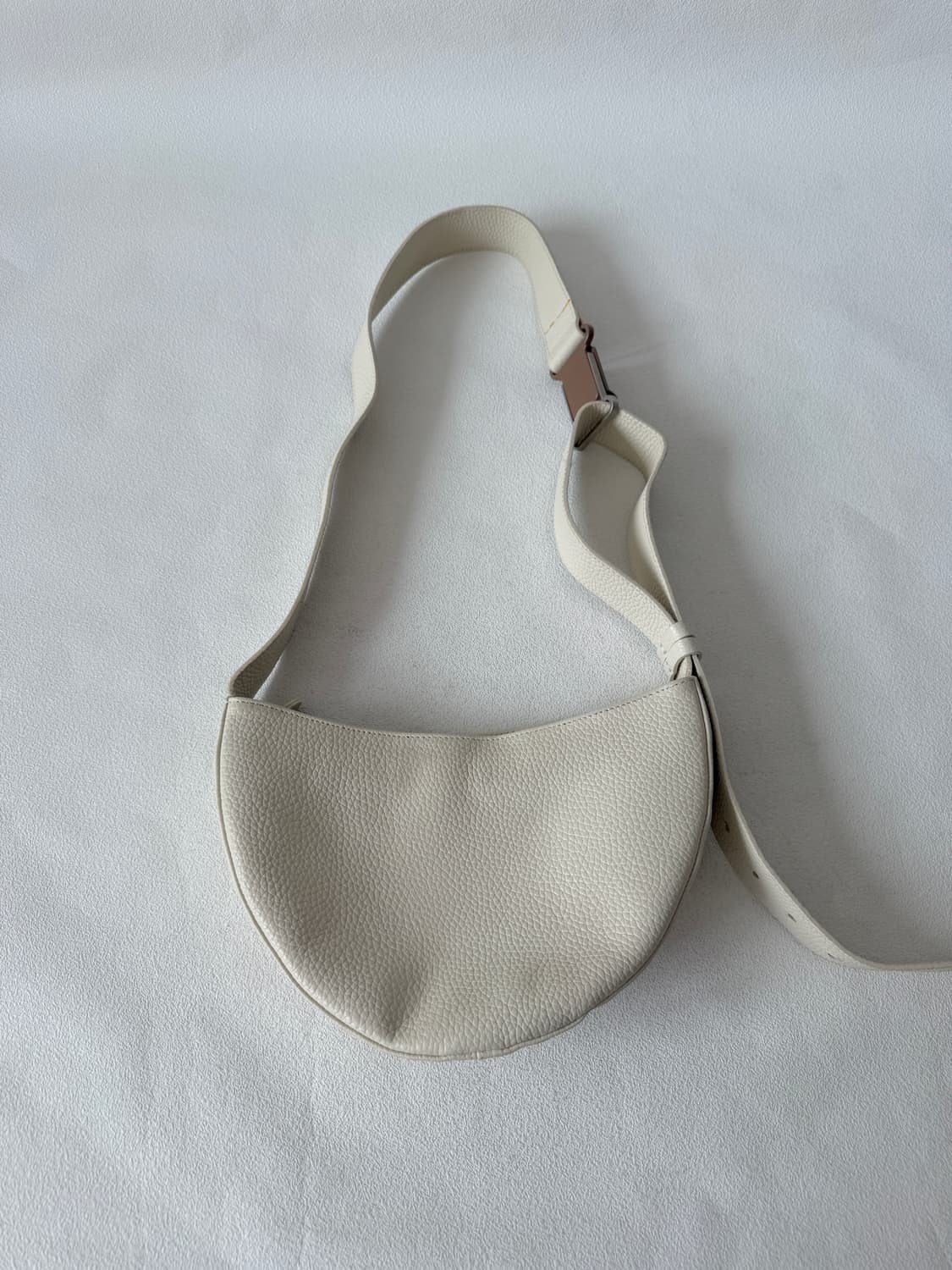 소프트서울(SOFT SEOUL) 레더 크로스백 상품이미지5