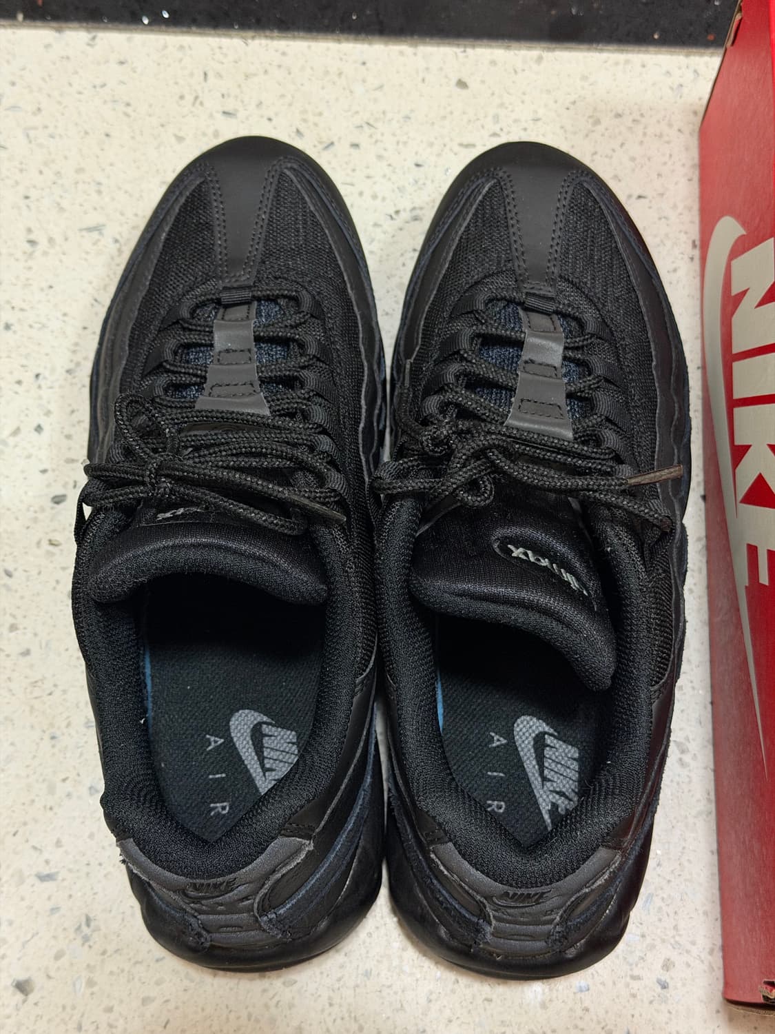 나이키 에어맥스95 에센셜 트리플블랙  상품이미지7