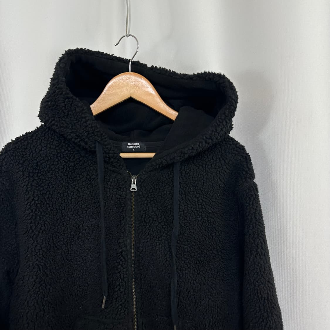 무신사스탠다드 남자  뽀글이 후드집업 검정 L  상품이미지3