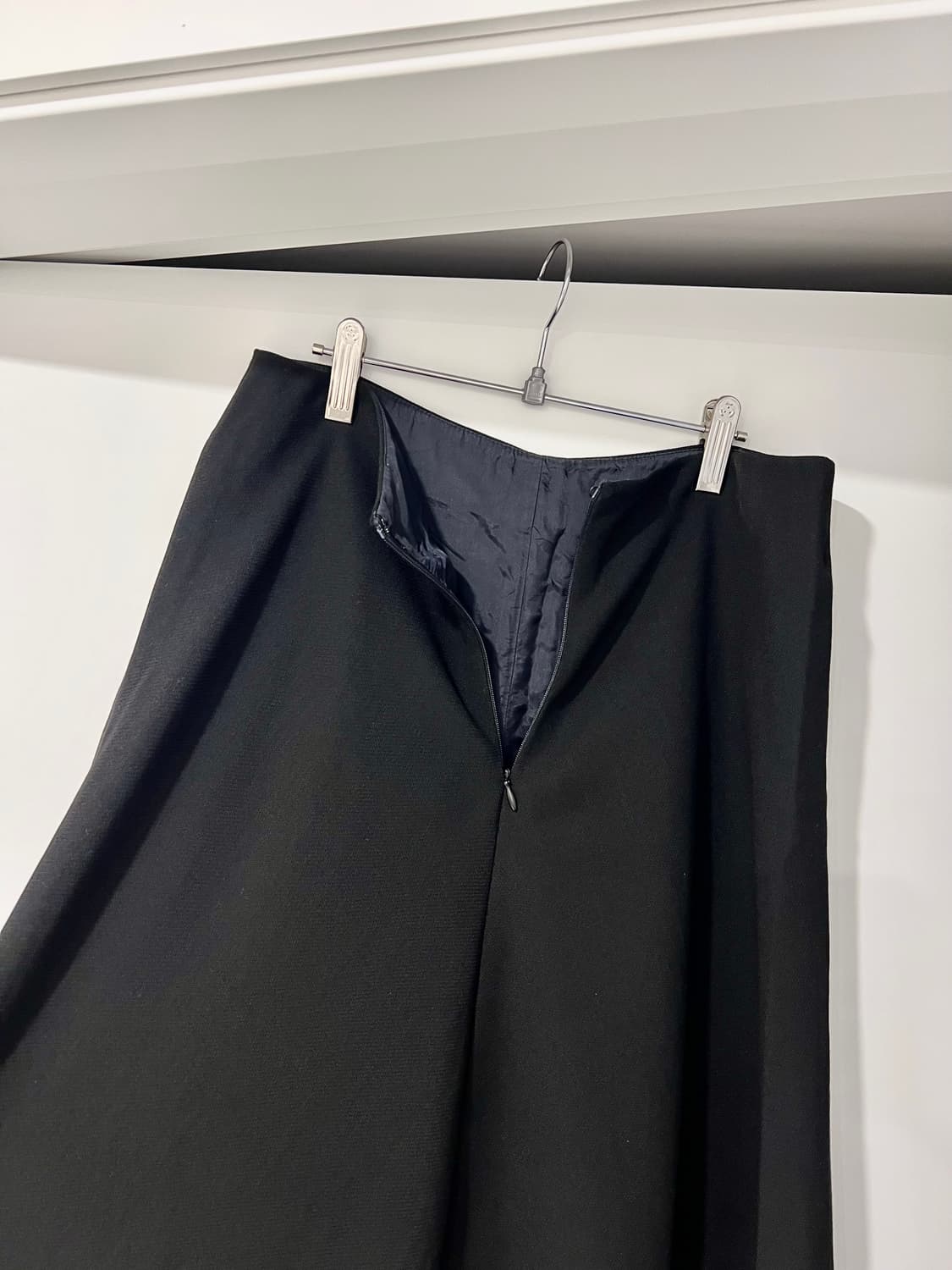 막스마라 블랙 퓨어 뉴 울 100 스커트 Made in Italy 상품이미지4