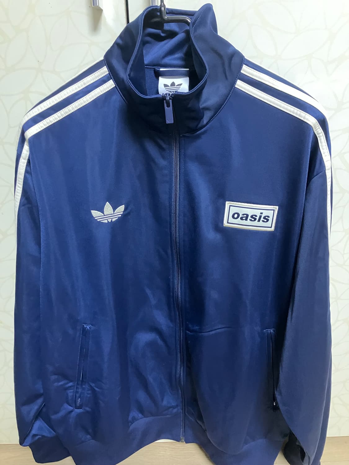 오아시스 아디다스 트랙탑 한국 마킹 L사이즈 상품이미지1