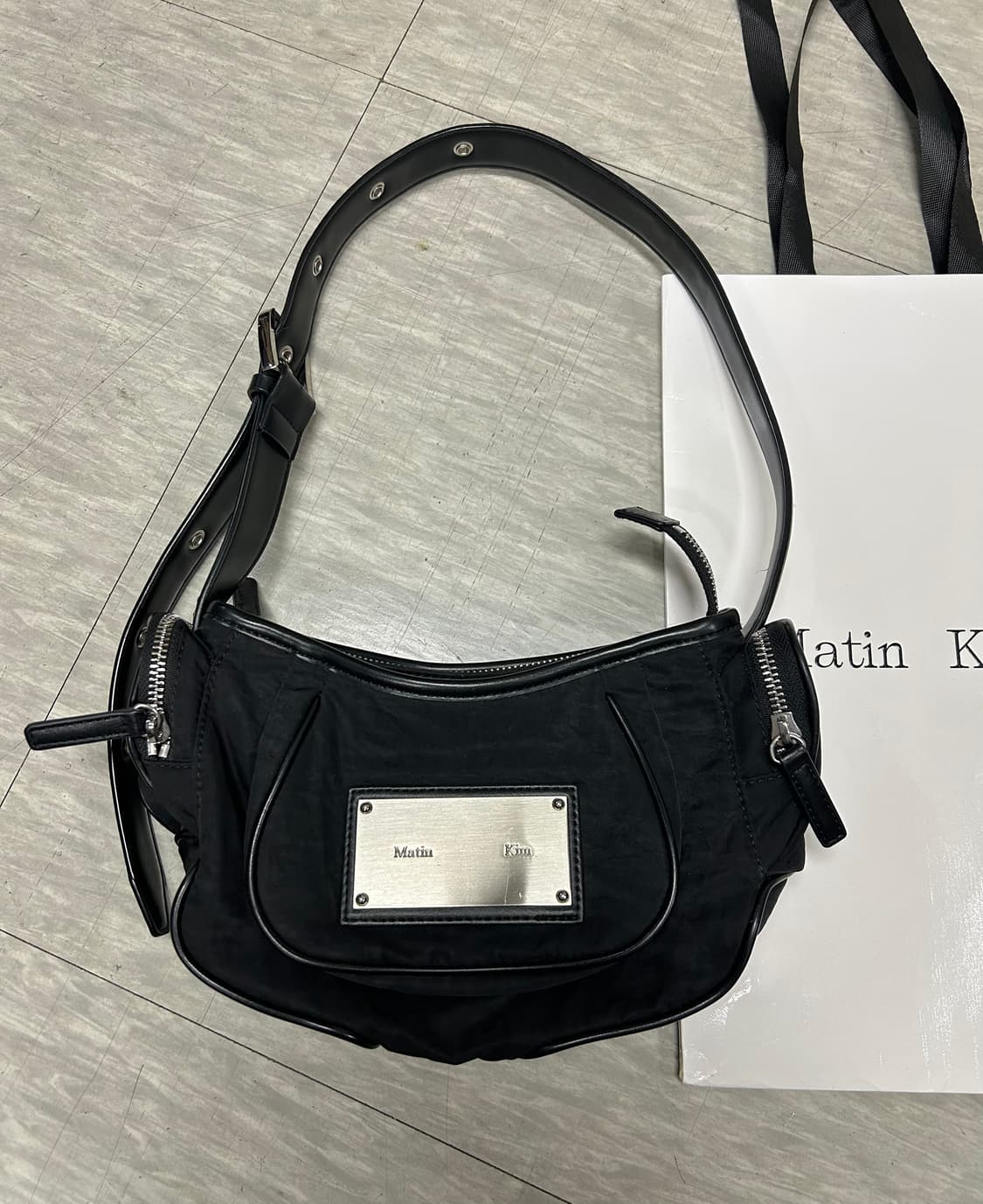 마뗑킴 마들렌 라운드백 블랙 상품이미지1