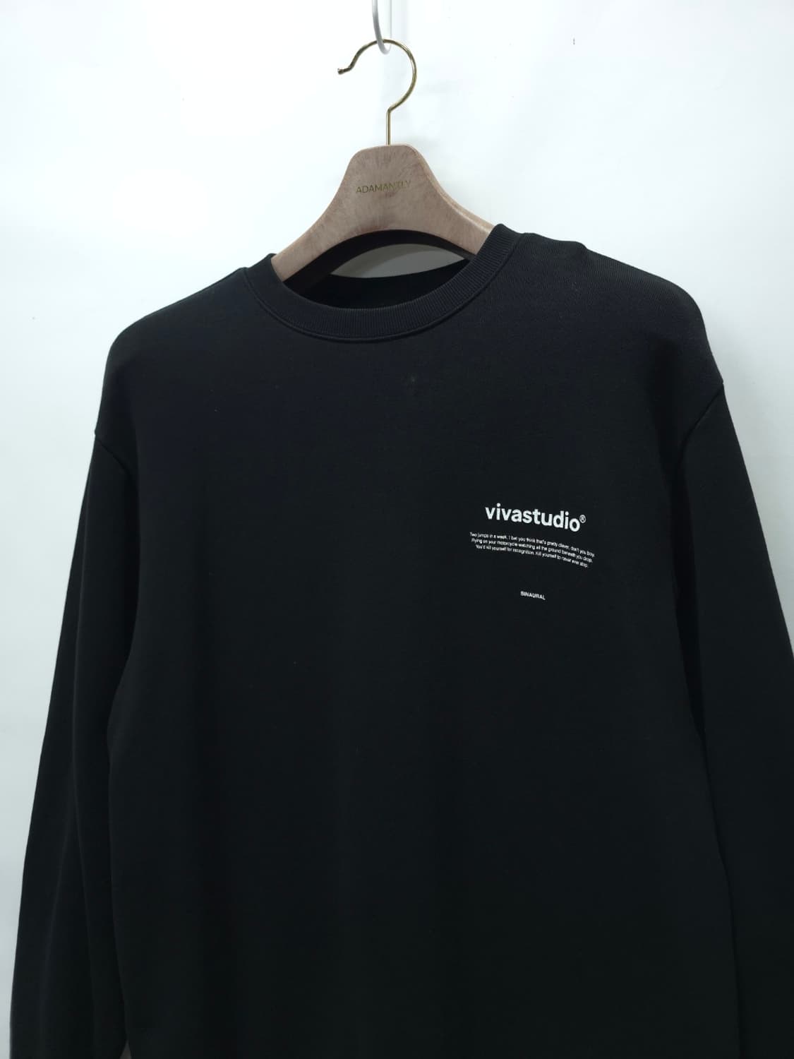비바스튜디오 로고 맨투맨 블랙 (L사이즈) 상품이미지3