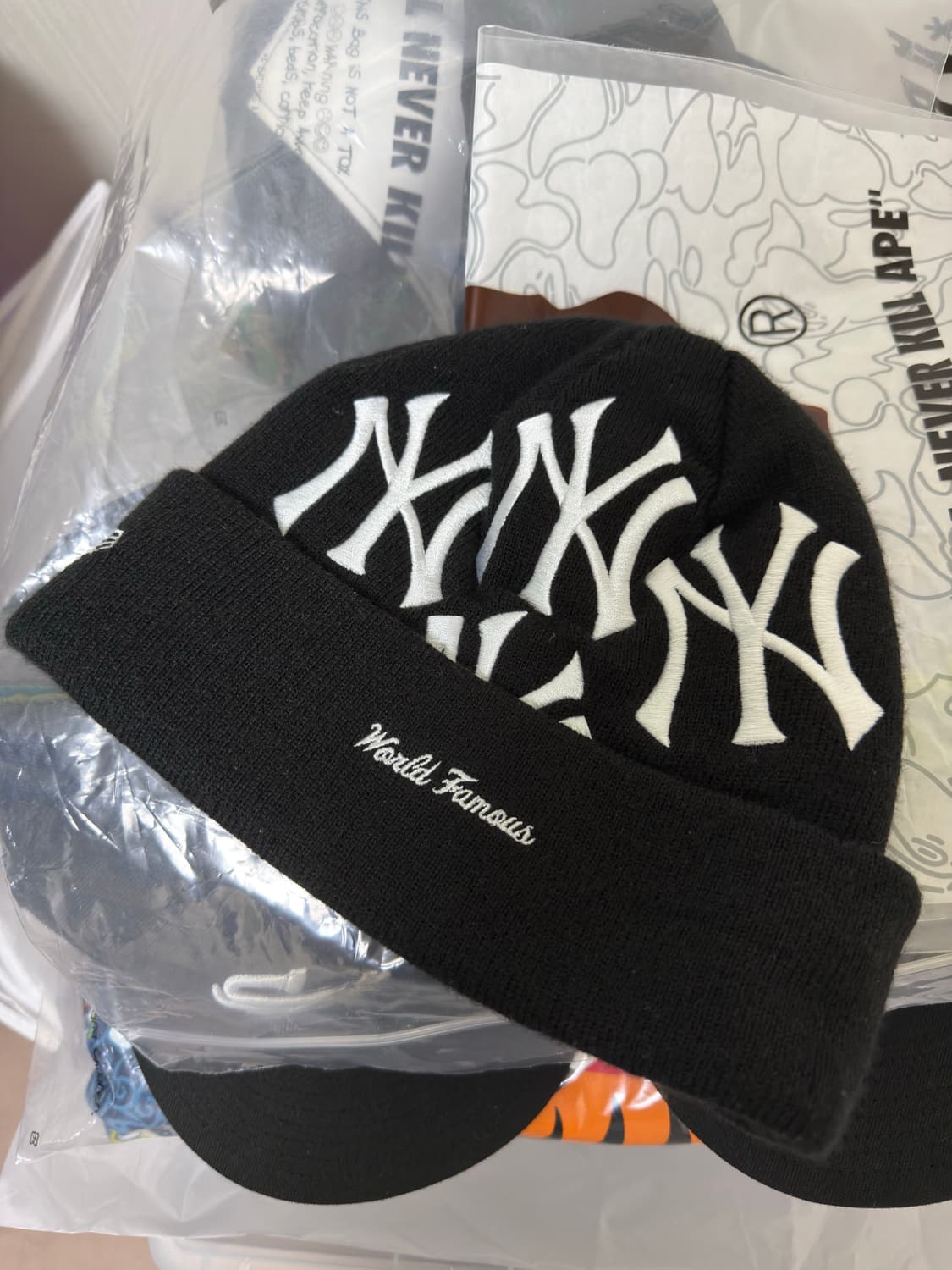 Supreme x New Era Box Logo Beanie Black 상품이미지4