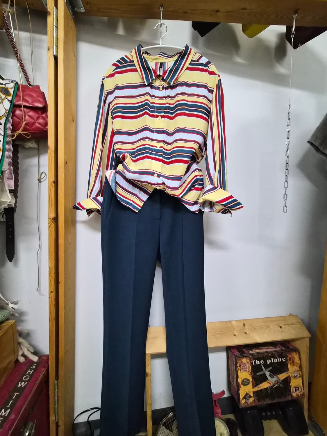 베네통 컬러셔츠. 잇미샤 스판팬츠 상품이미지1