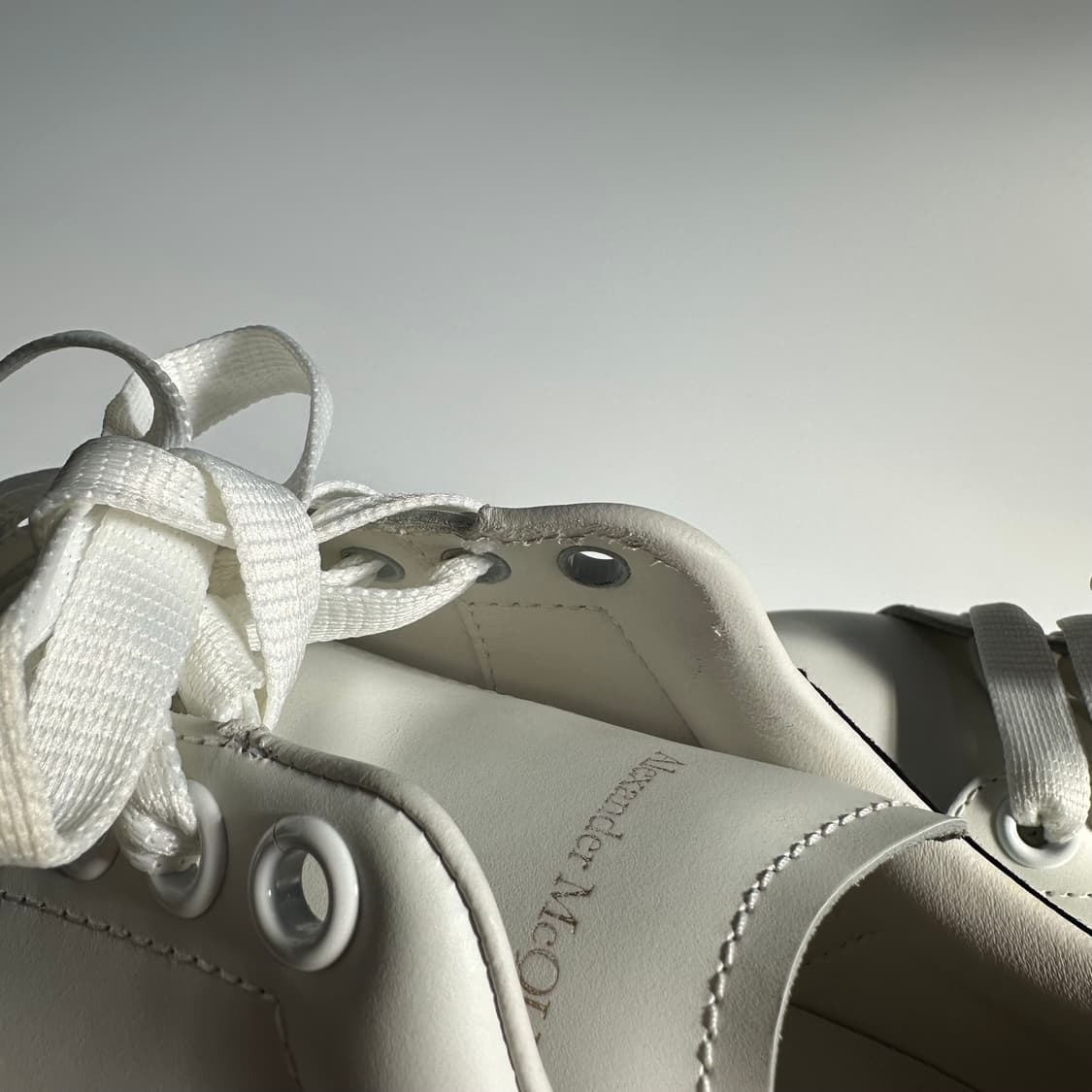 [새상품급/풀구성] 알렉산더 맥퀸 오버솔 스니커즈 37.5(245) 상품이미지7