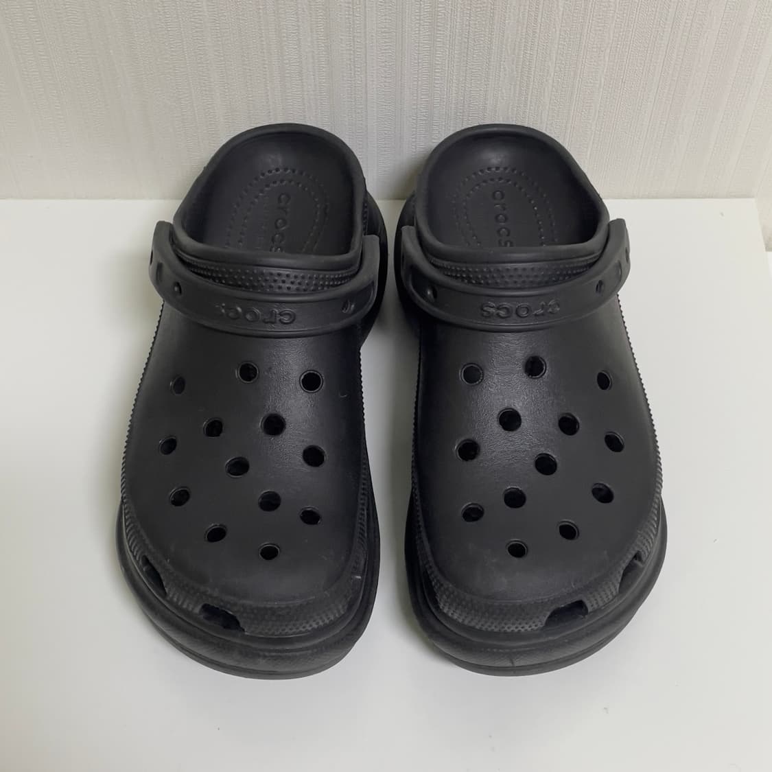 [W7] 235-240 크록스 클로그 올블랙 키높이 통굽 슬리퍼 상품이미지2