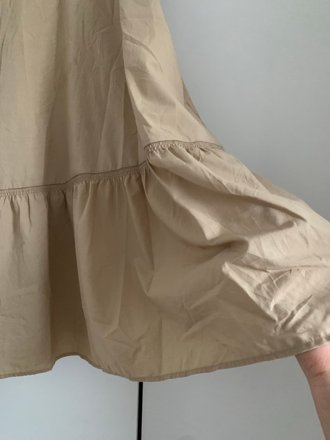 베이지 프릴 원피스 상품이미지2