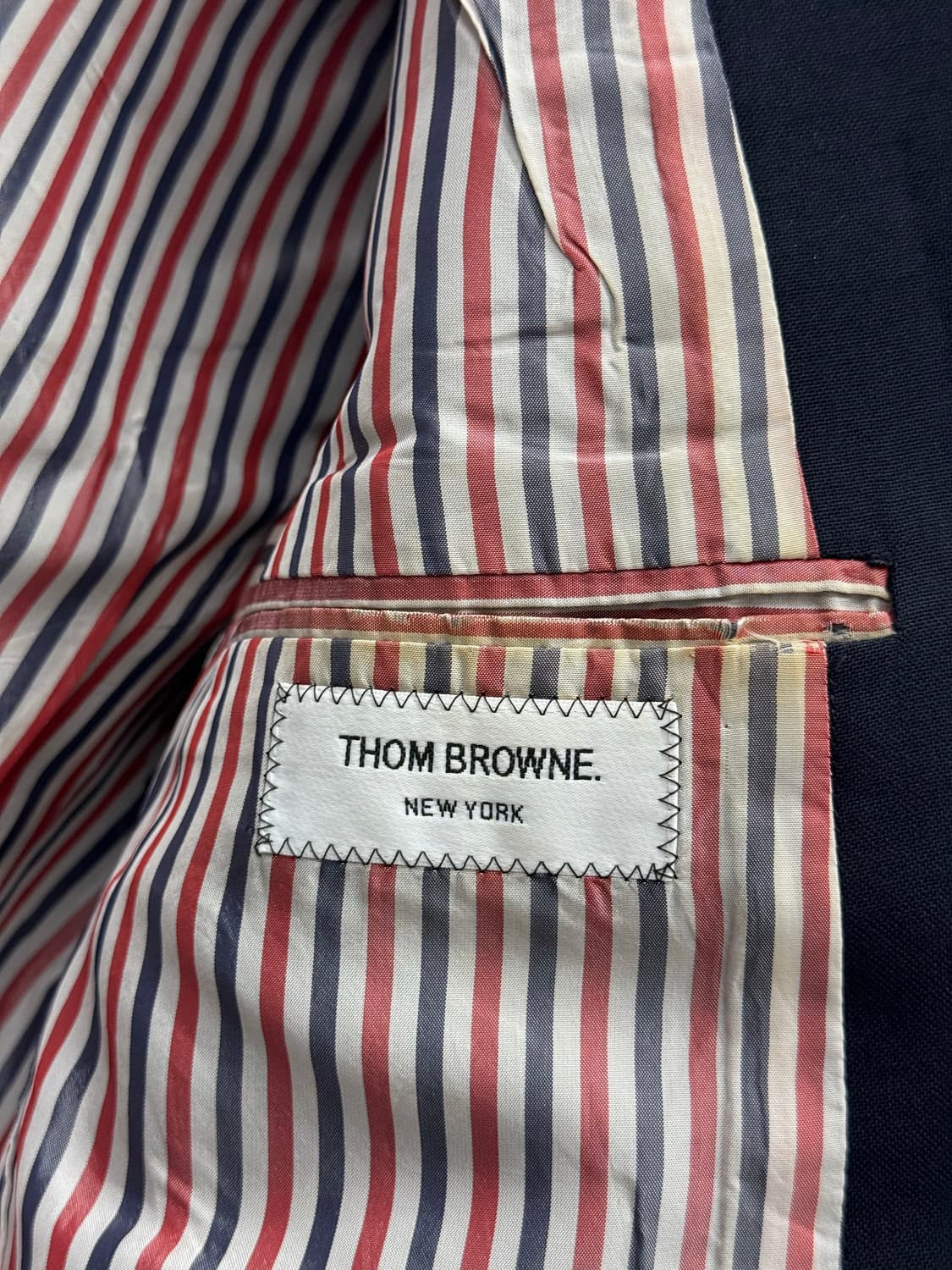 [3] 톰브라운 싱글 암밴드 금장 블레이저 자켓 상품이미지6