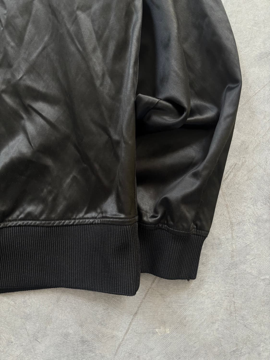 Juun.J 준지 블랙 커버드 로고 맨투맨 상품이미지7