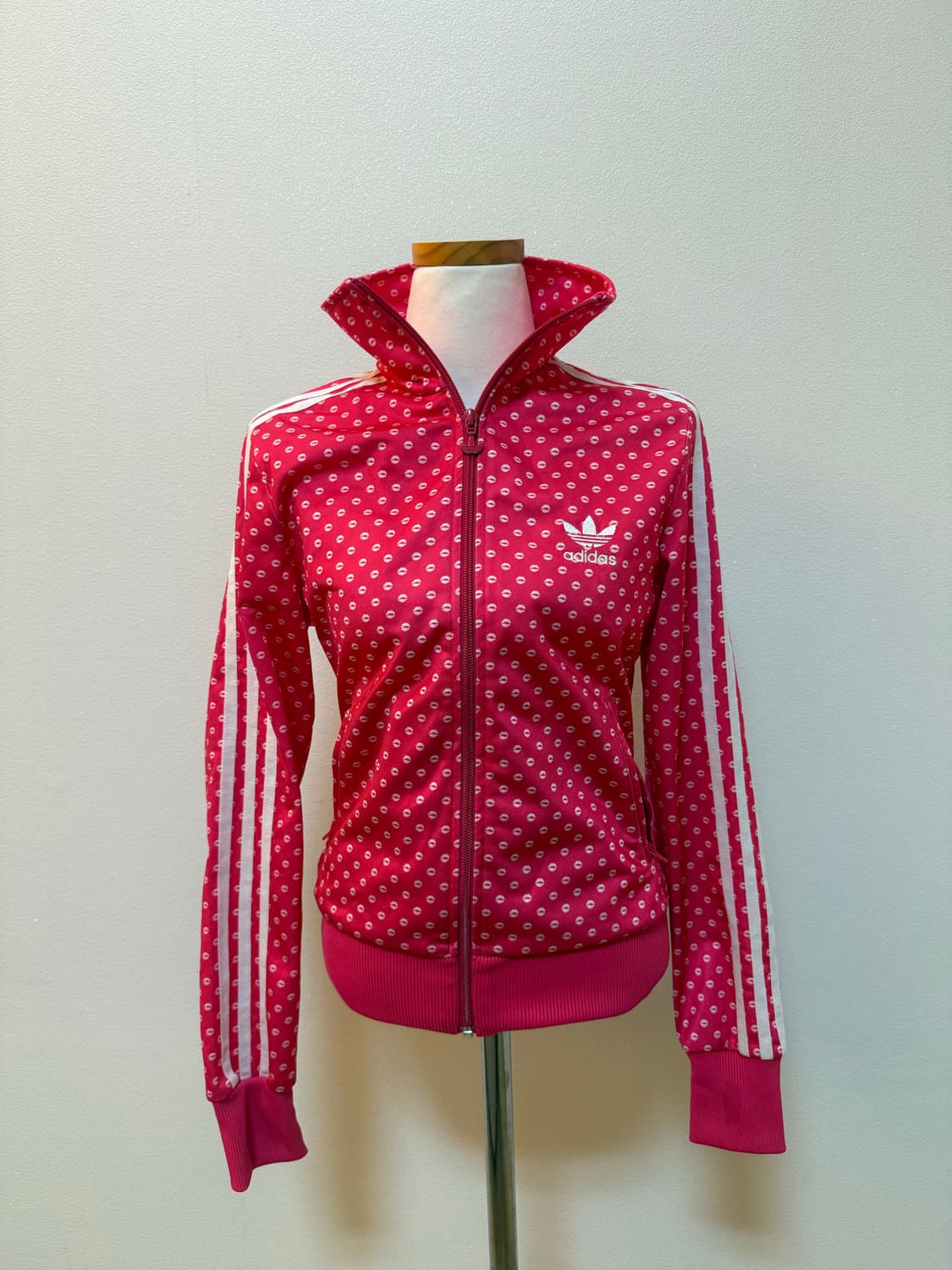 핑크 아디다스져지 입술패턴 상품이미지1