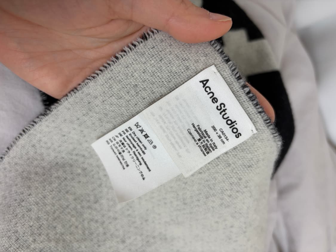 아크네 스튜디오 자카드 로고 머플러 택포 8 상품이미지4