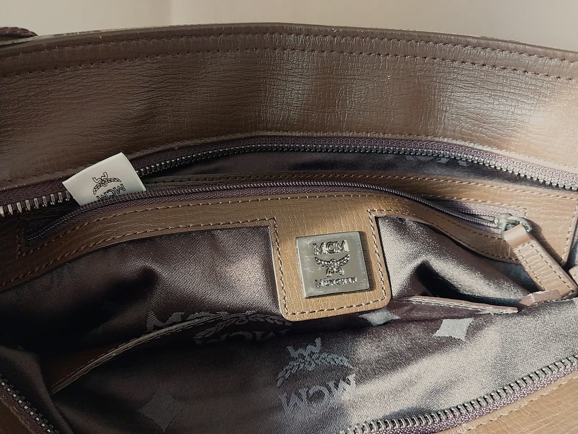 엠씨엠 비세토스 크로스백 상품이미지8