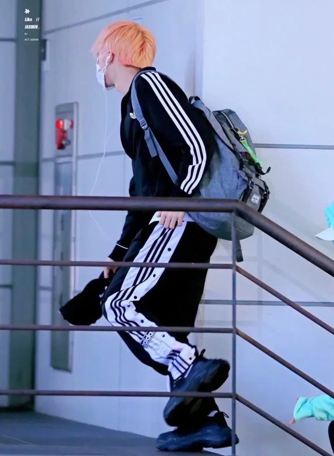 엔시티 재민 착용)아디다스 브레이크 조거팬츠 상품이미지1