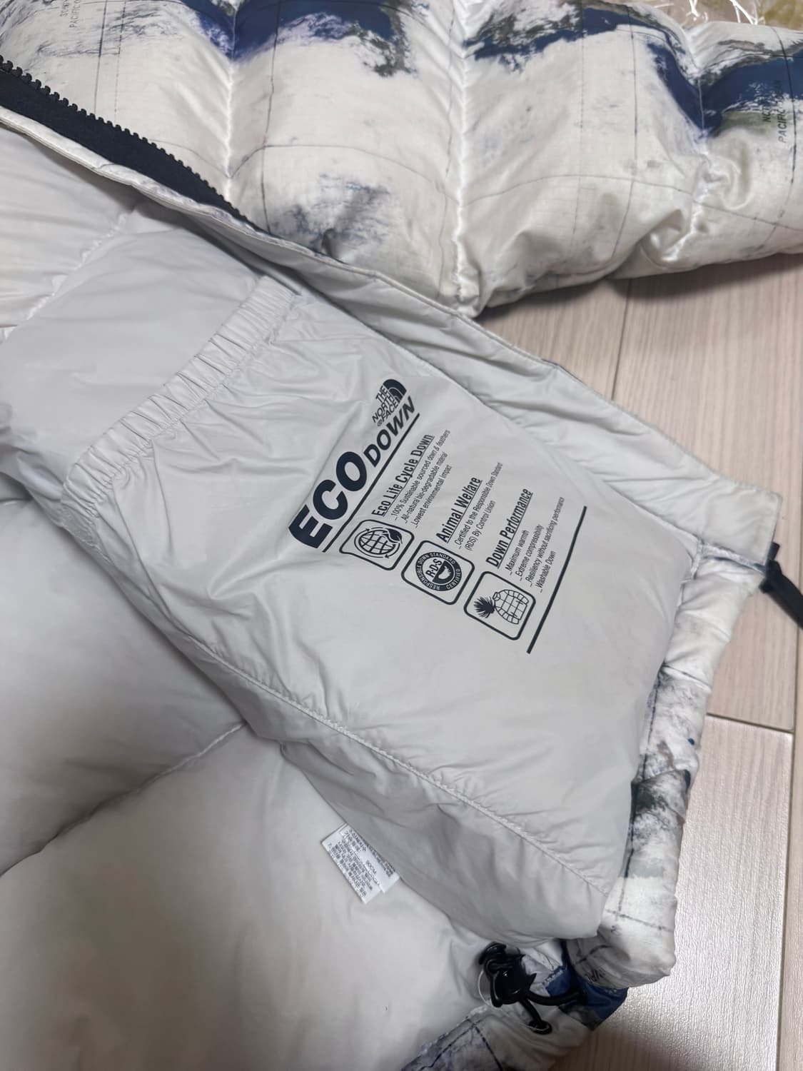 노스페이스 화이트라벨 지구패딩 S 상품이미지6
