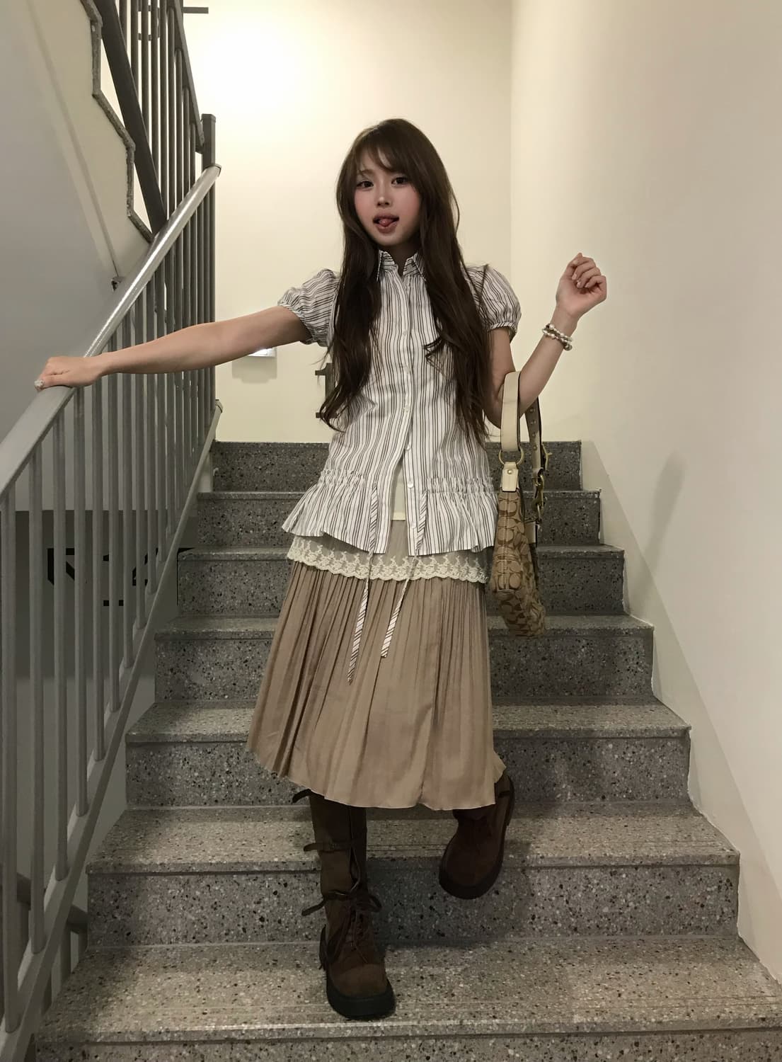 버버리 퍼프 스트라이프 블라우스 엑시즈팜 니혼진 모리걸 코디세트 상품이미지1