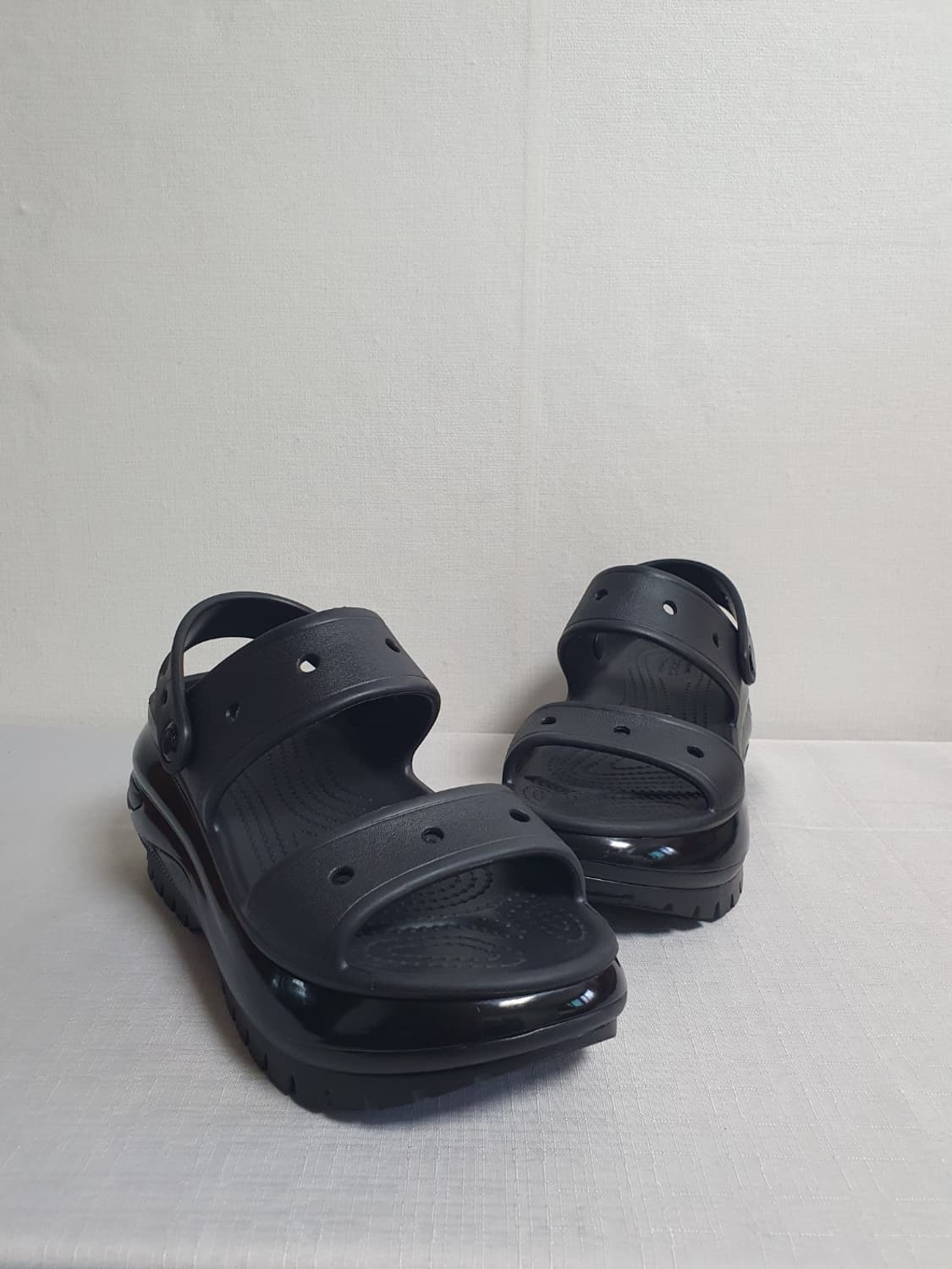 크록스 클래식 메가 크러쉬 샌들 블랙 W6 230mm 상품이미지3