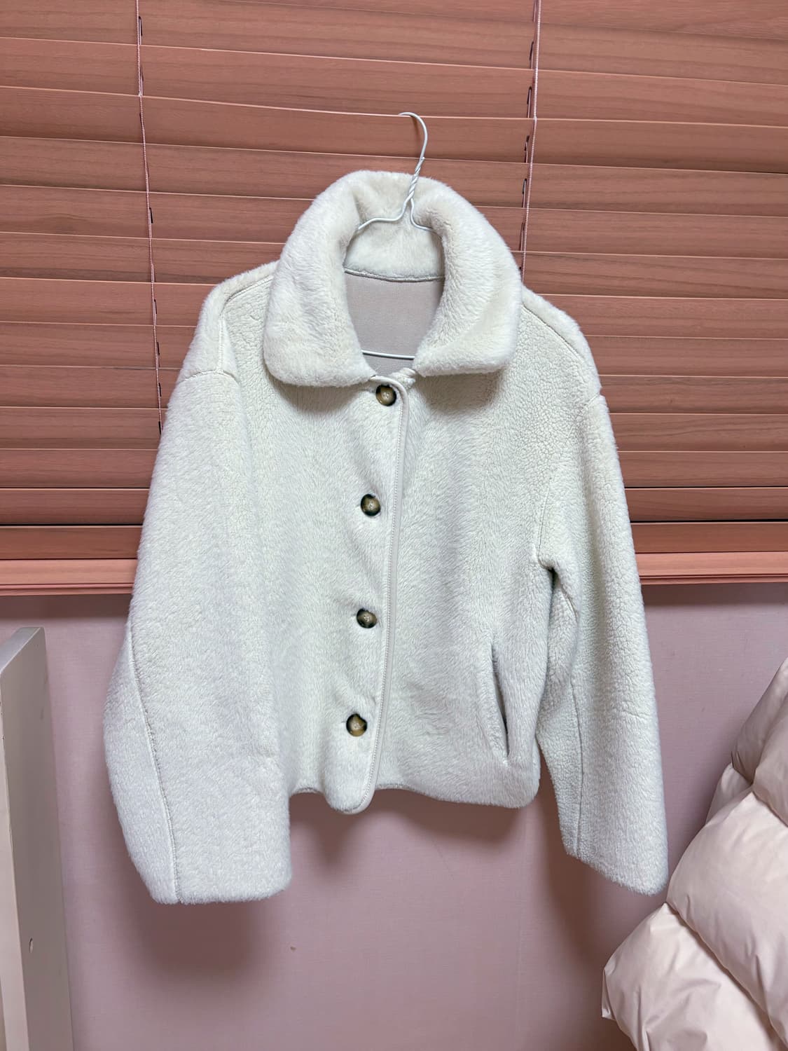 에잇세컨즈 아이보리 뽀그리 퍼 자켓🍪 상품이미지3