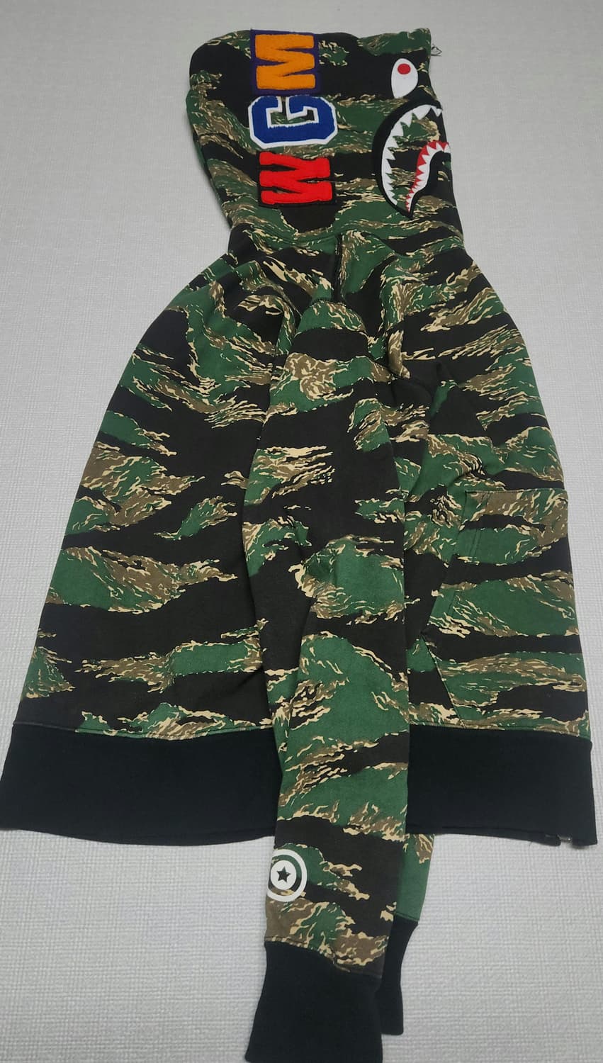 Bape 카모 샤크 풀후드집업(L) 상품이미지4