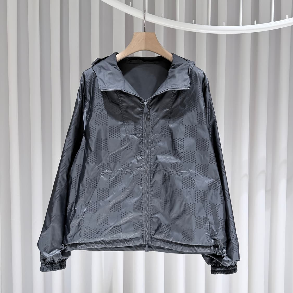 52 / 루이비통 다미에 자카드 리버서블 나일론 윈드브레이커 상품이미지1