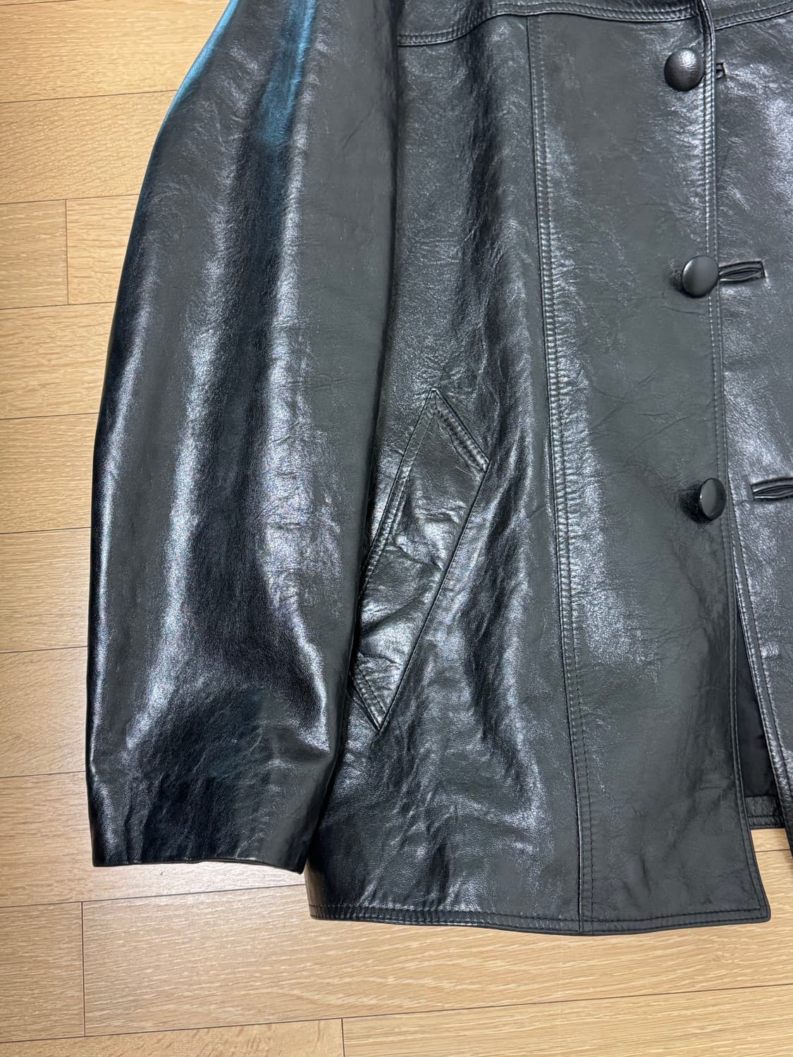 셀린느 왁스드 레더 카코트 상품이미지3