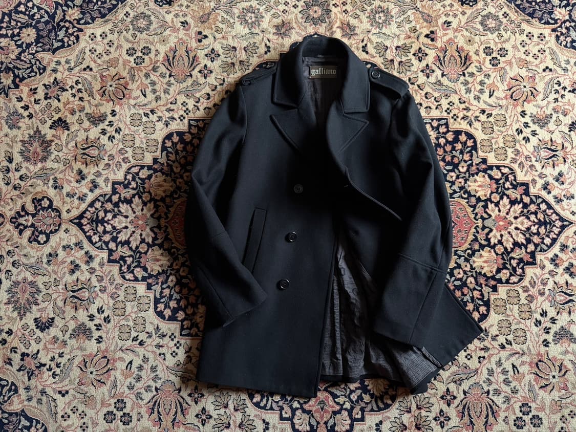 존갈리아노 뉴스페이퍼 컬렉션 아카이브 코트 100 상품이미지1