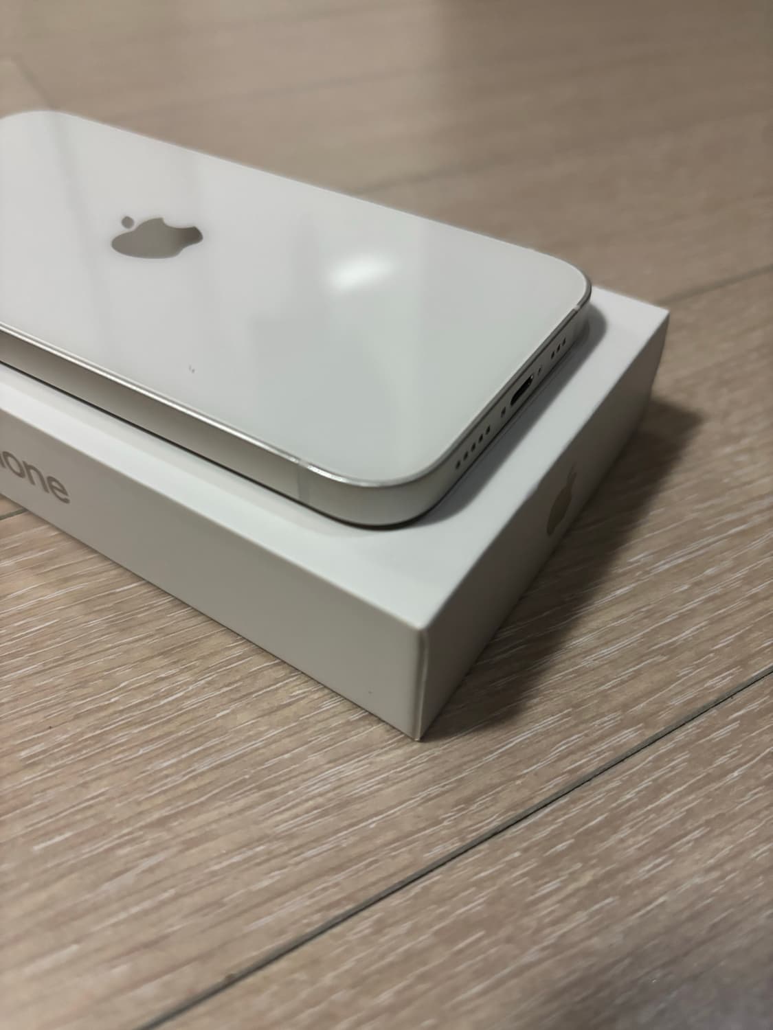 아이폰13 화이트128 상품이미지6