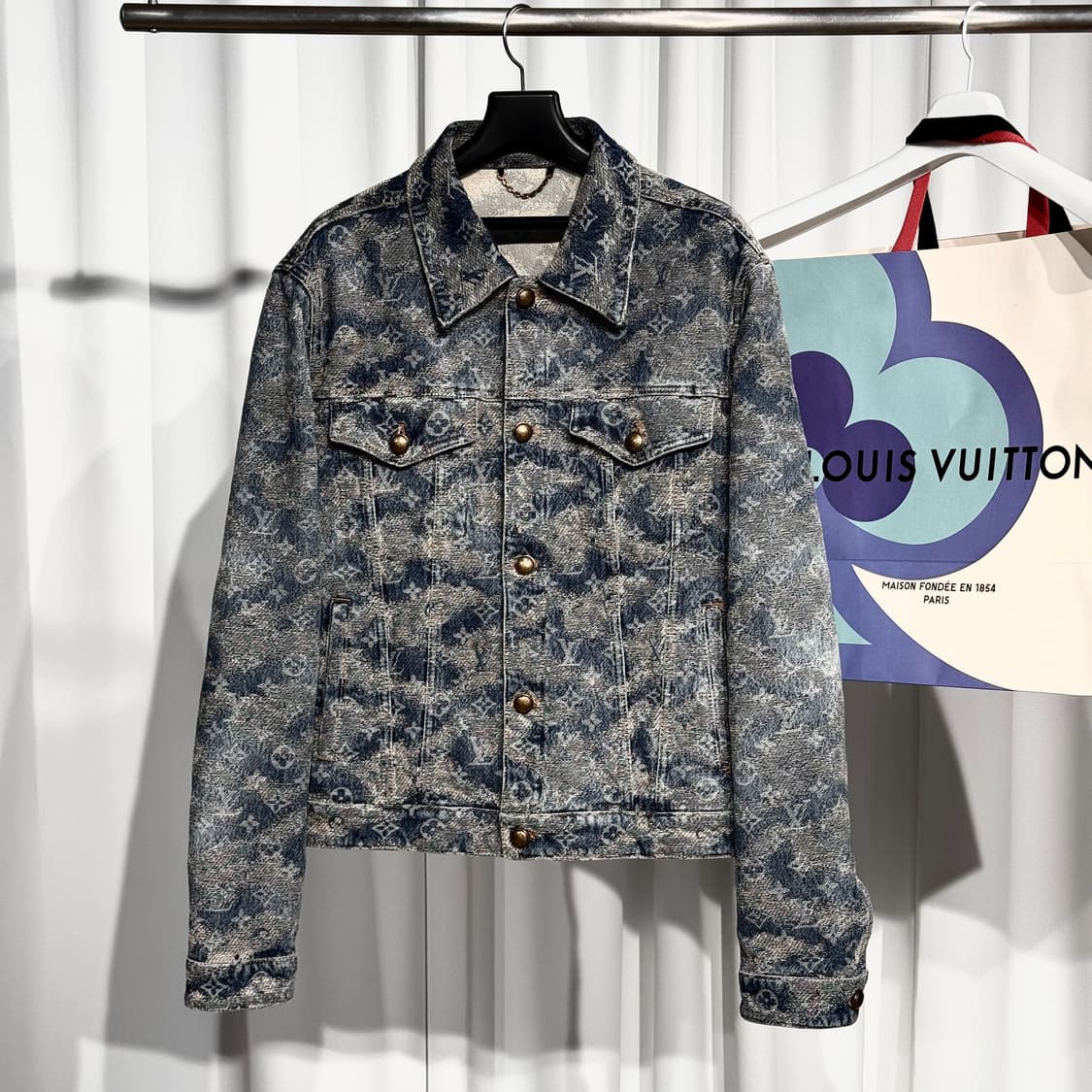 [새상품/105] 25FW루이비통 테피스트리 모노그램 데님 트러커 자켓 상품이미지1