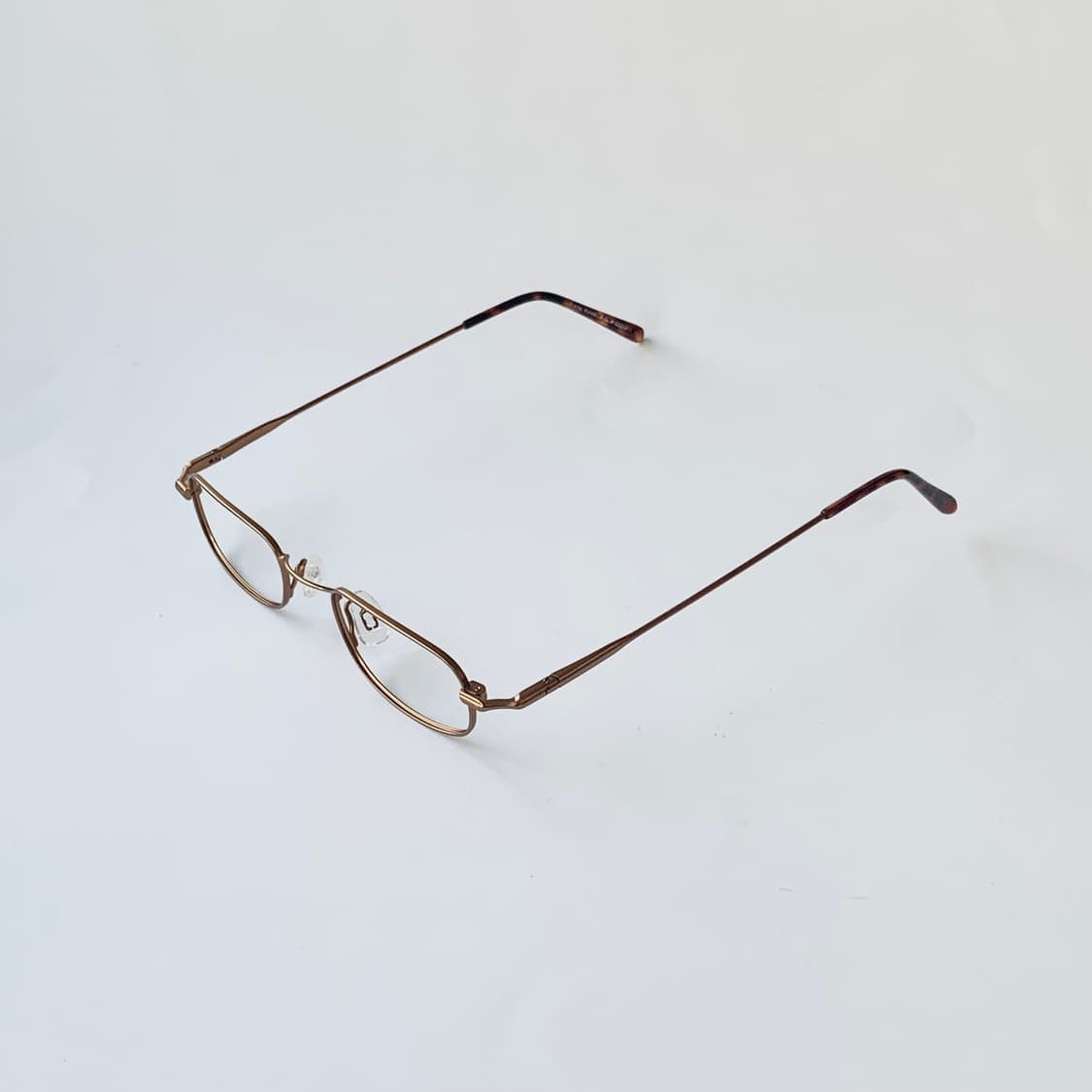 2451 데드스탁 슬림 소형 남녀공용 사각 브론즈골드 호피 미니멀 프레임 상품이미지4