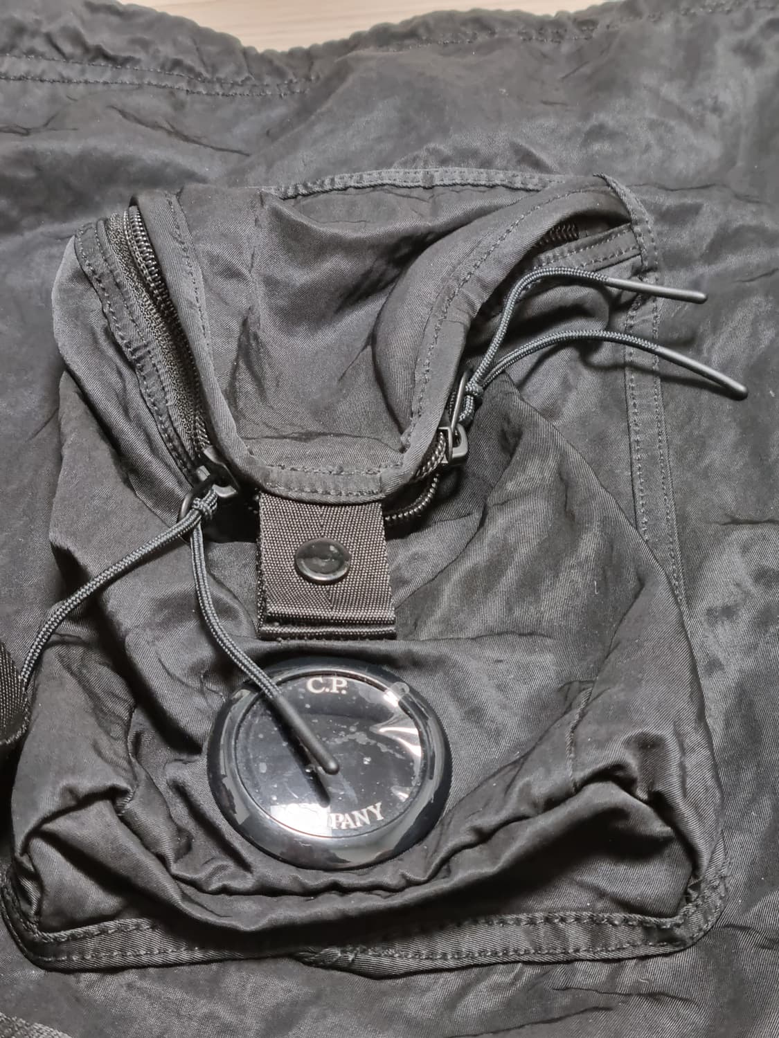 cp컴퍼니 렌즈 크로스백 상품이미지4