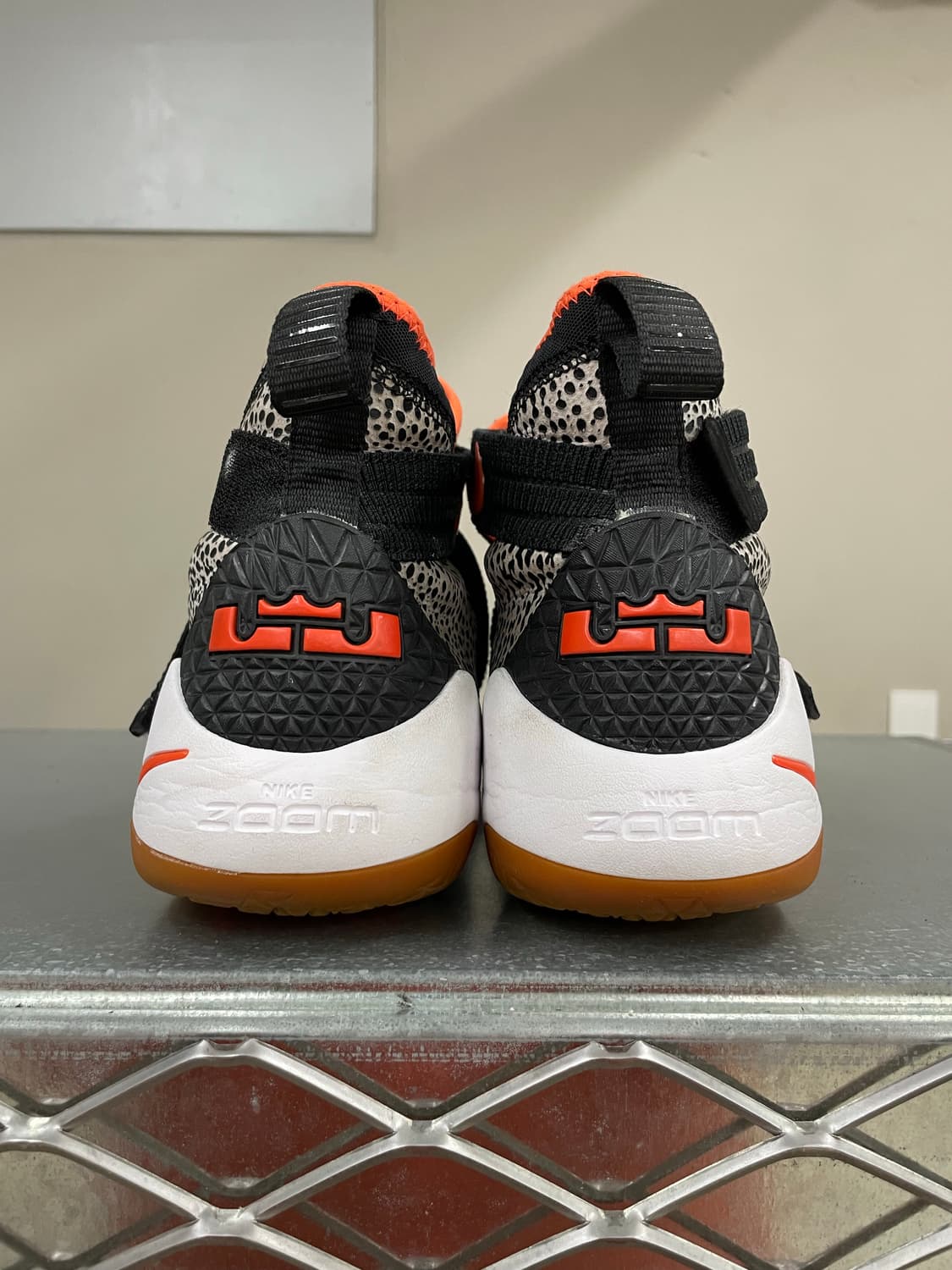 나이키 르브론 줌 솔져 11 사파리 285 상품이미지3