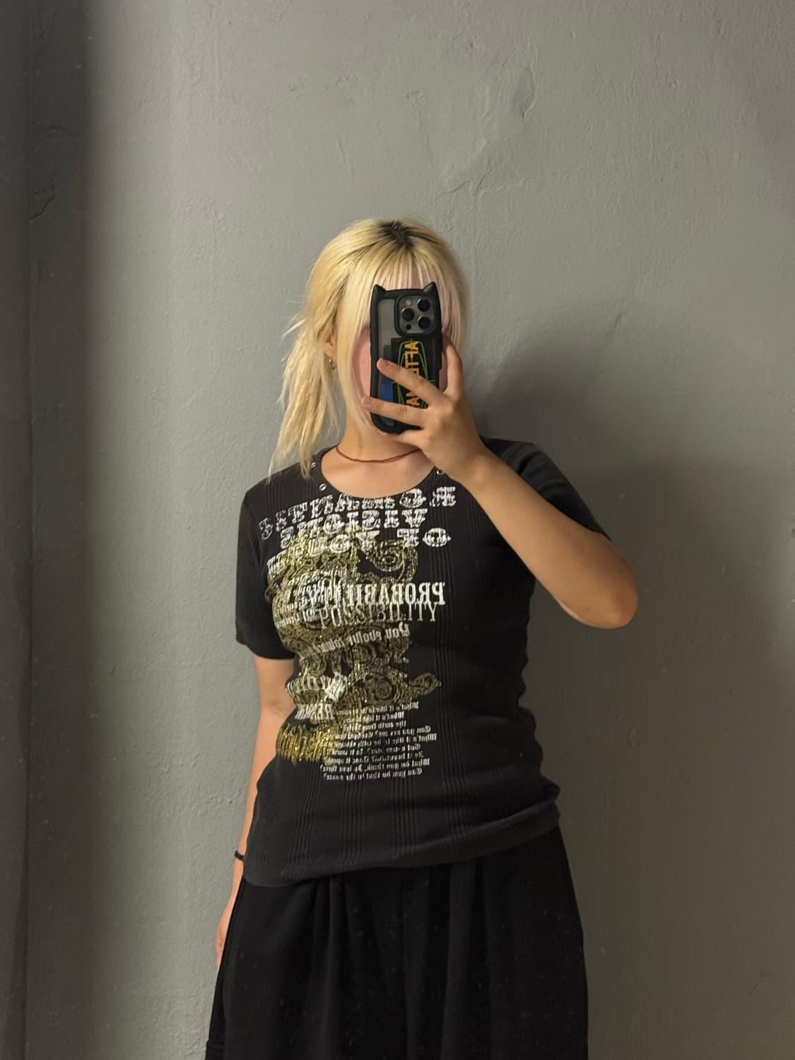 gothic printing & lettering eyelet top 상품이미지2