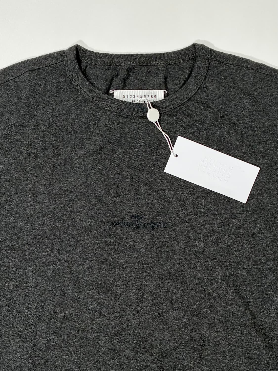메종 마르지엘라 리버스 로고 티셔츠 차콜 50사이즈 상품이미지2