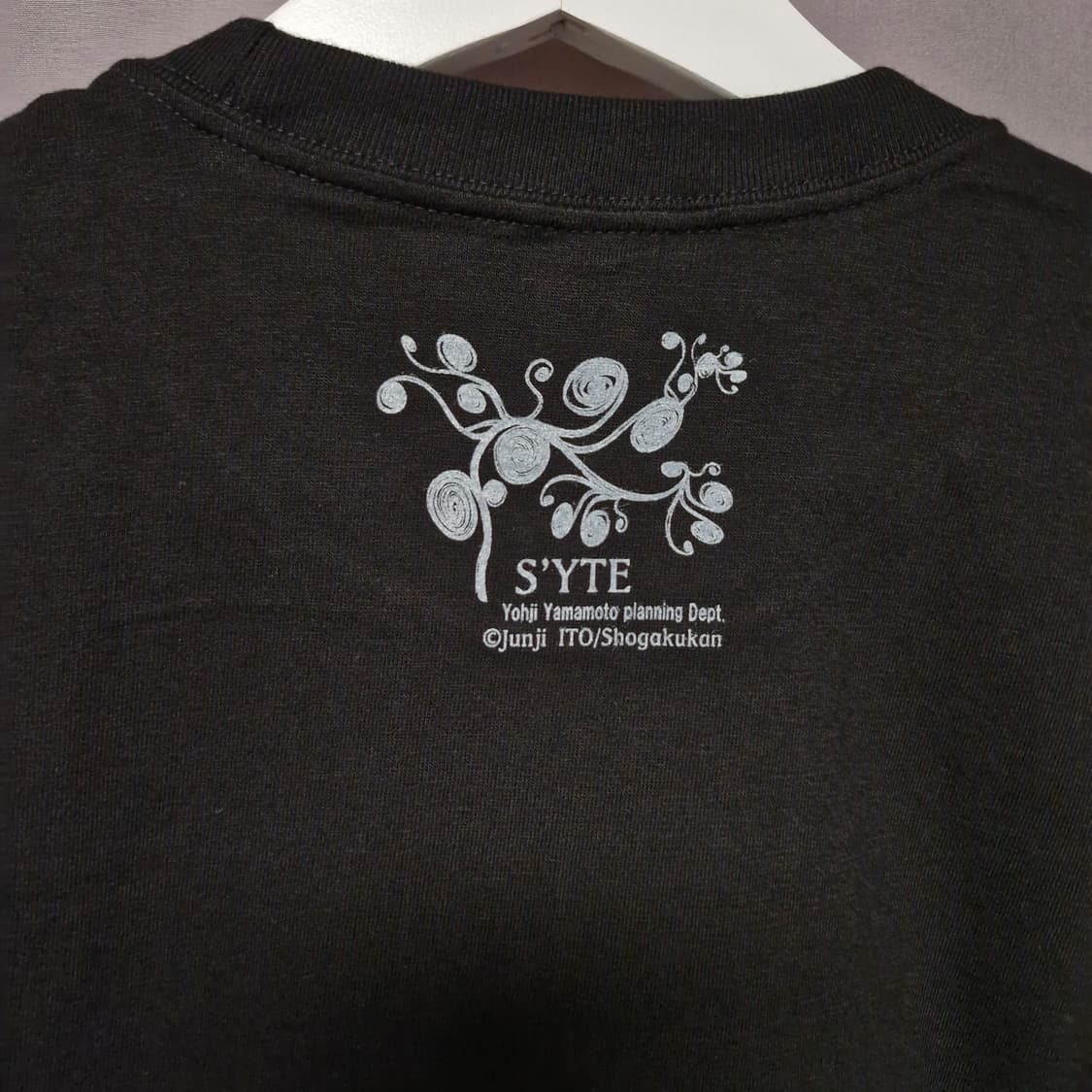 요지야마모토 x 이토준지 티셔츠 상품이미지8