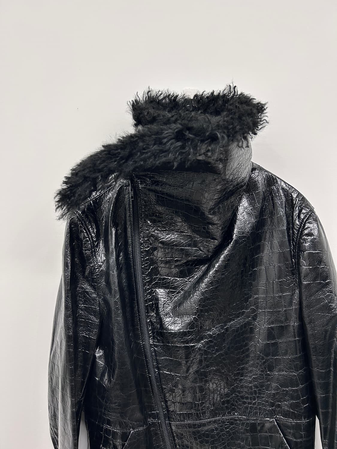 206 옴므 페이던트 크로크 퍼 트림 램스킨 자켓 상품이미지8