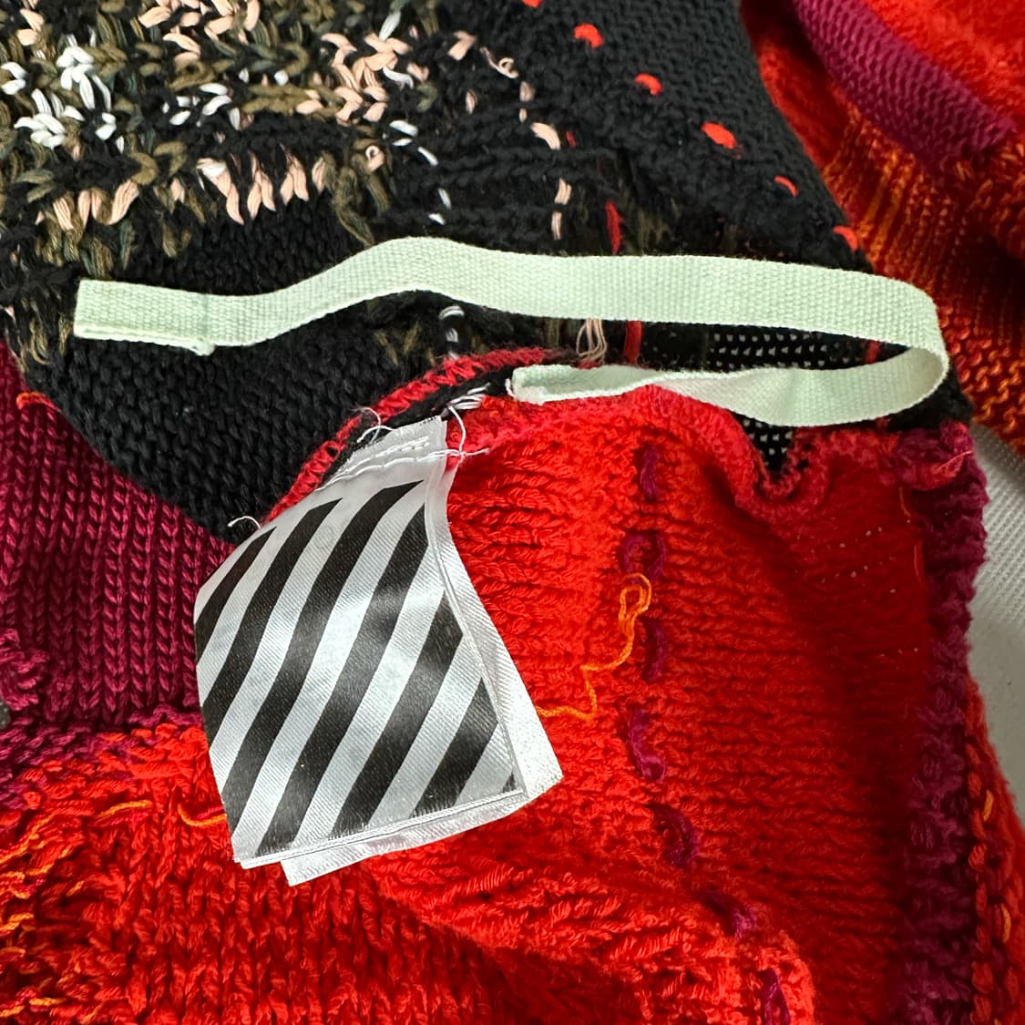 오프화이트 오아시스 인타르시아 니트 상품이미지5