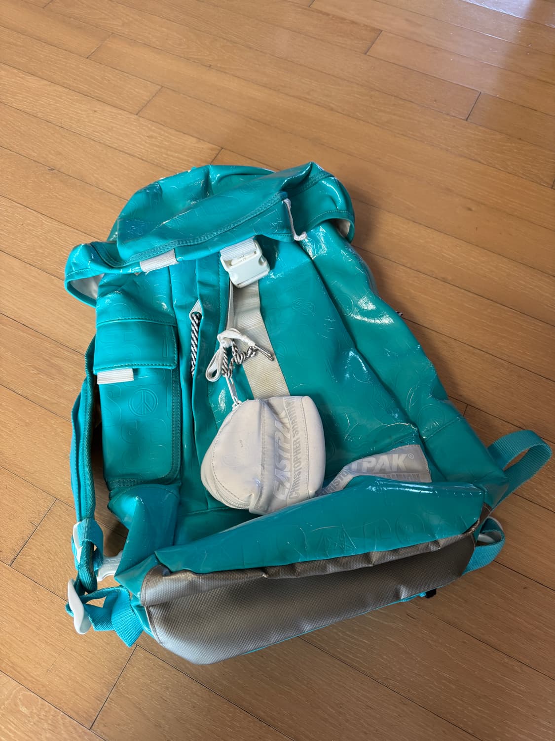 EASTPAK 이스트팩 크리스토퍼 새넌 콜라보 백팩 상품이미지1