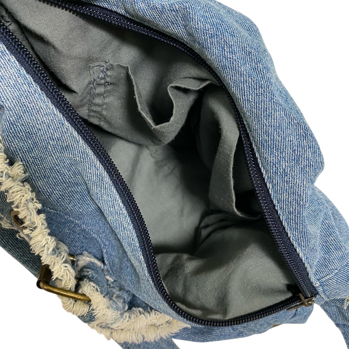 데님 퍼 벨트 아일렛 크로스백 상품이미지6