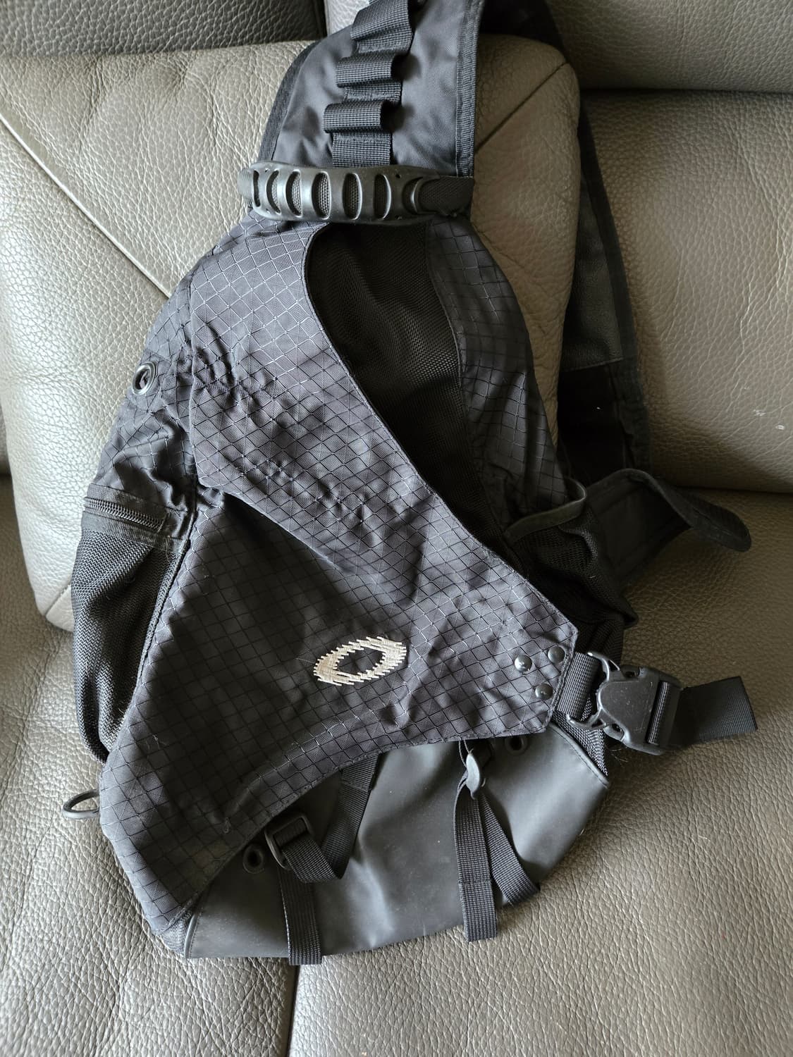 오클리 빈티지 샌드백 슬링백 S급 상품이미지1