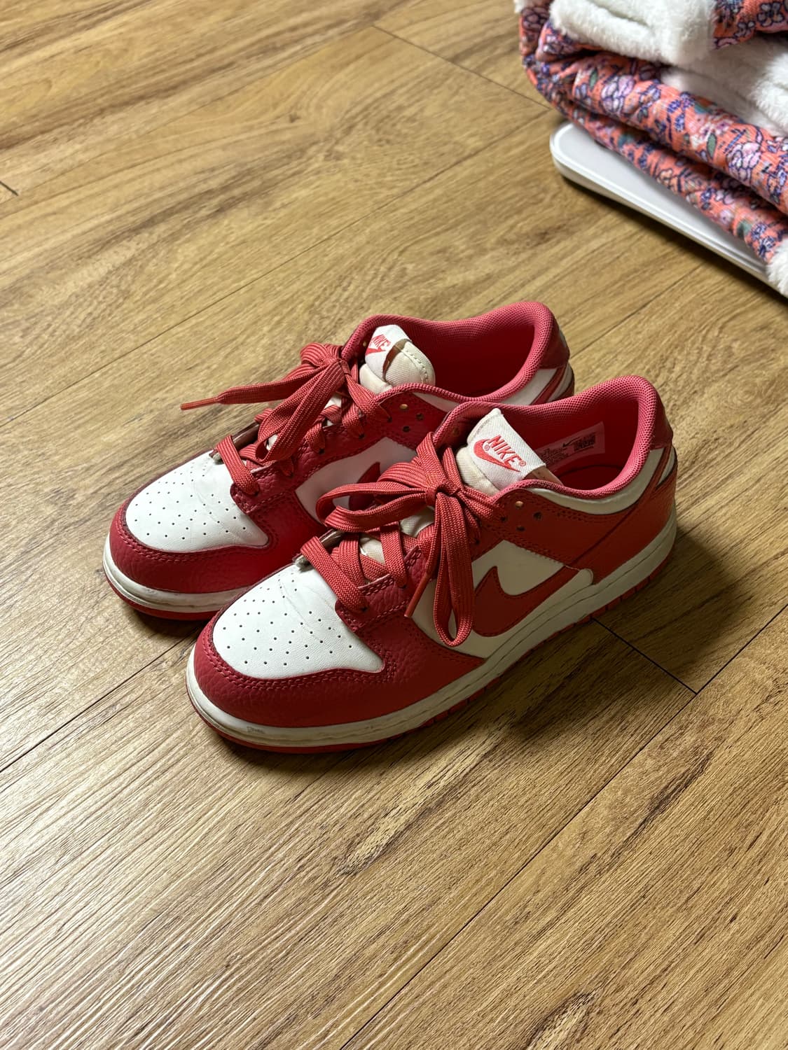 나이키 덩크 로우 아키오 핑크 220 상품이미지2